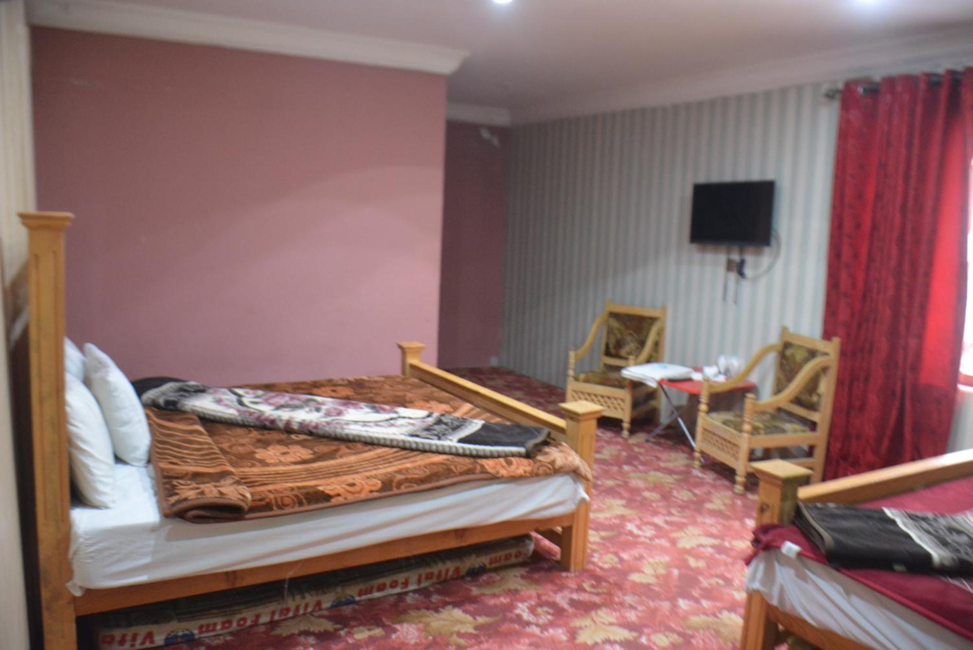 Hotel Pine Hills, Naran Kültér fotó