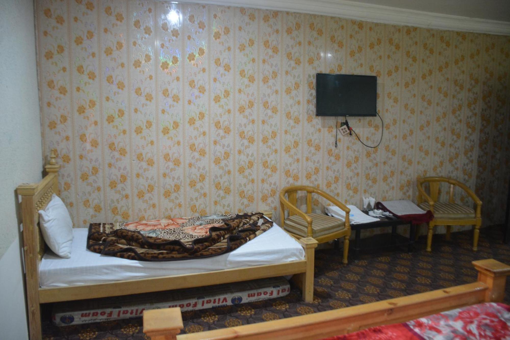 Hotel Pine Hills, Naran Kültér fotó