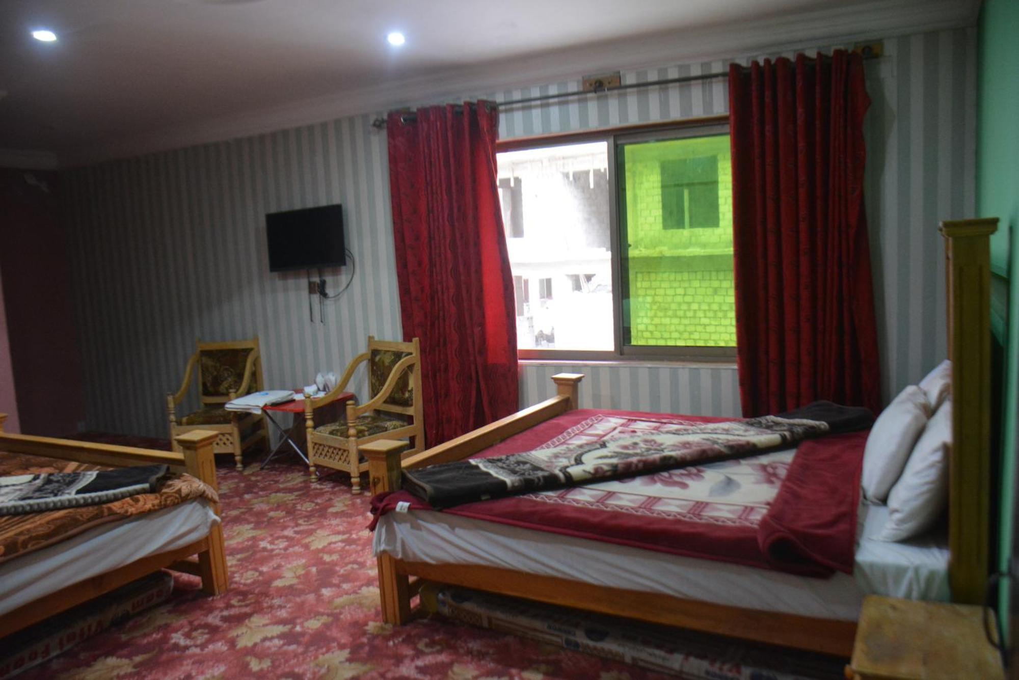 Hotel Pine Hills, Naran Kültér fotó